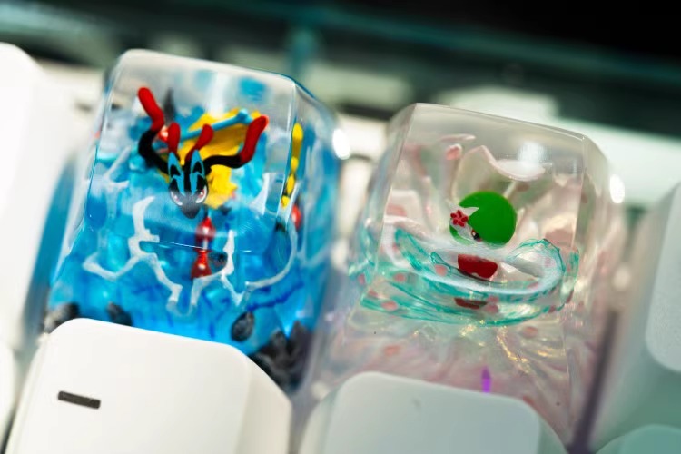 Drop Ship Pokemon Series  Artisan Resin Keycaps ESC SA Profile MX for Mechanical Gaming Keyboard Pikachu